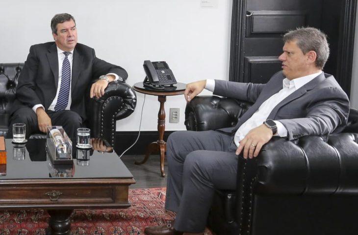 Governador Eduardo Riedel e Tarcísio se encontram em SP para tratar de avanços em infraestrutura e logística.