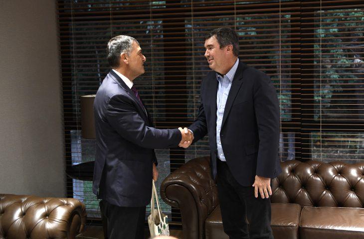Governador recebe embaixador do Canadá para discutir integração e eventuais negociações comerciais.