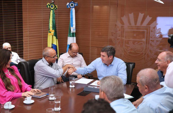 Governo de MS garante R$ 11 milhões para asfalto de avenida em Paraíso das Águas.