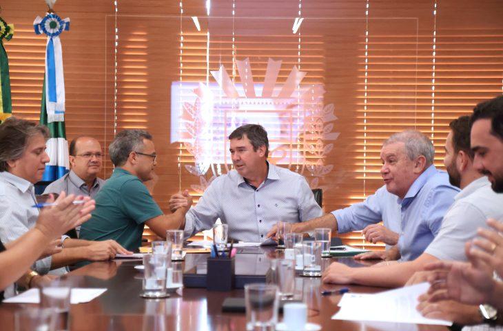 Municipalismo: Governo do Estado atende os anseios da população ladarense.