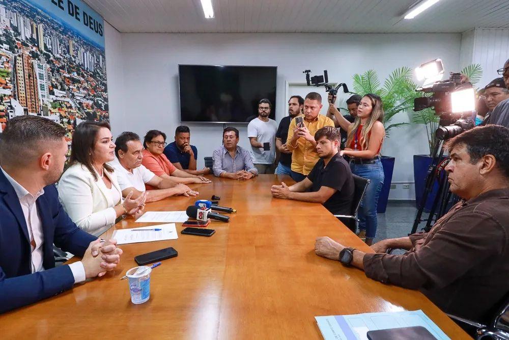 Prefeitura autoriza concurso com 2.000 vagas para Educação.