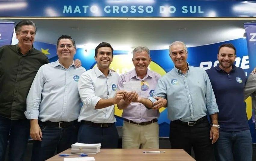 PSDB larga na frente e já tem maioria dos partidos com tempo na propaganda. 