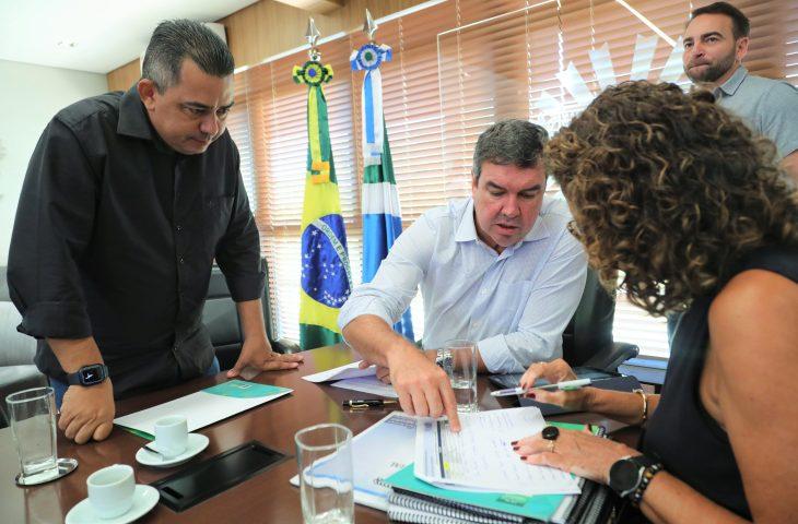 Rio Negro terá praça central revitalizada, mais asfalto e iluminação com repasses do Governo de MS.