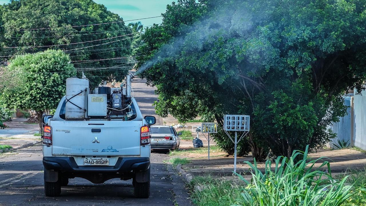 Seis bairros recebem reforço no combate ao Aedes com o uso do Fumacê. 