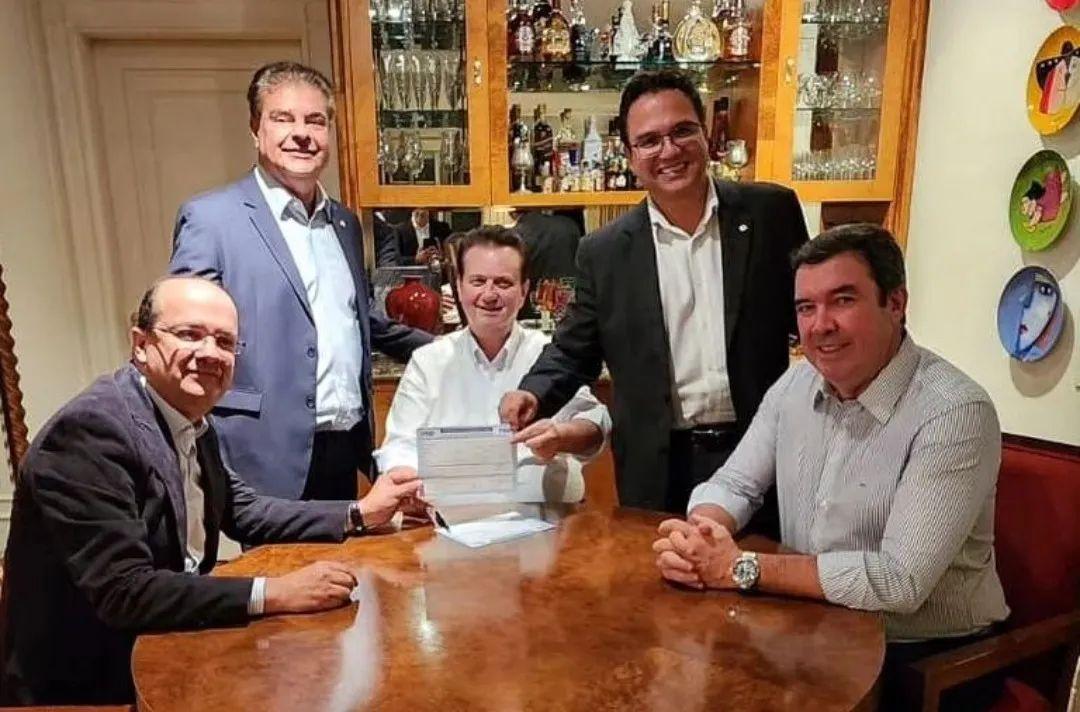 Vice Governador Barbosinha se filia a partido que deve receber o Governador Eduardo Riedel futuramente.