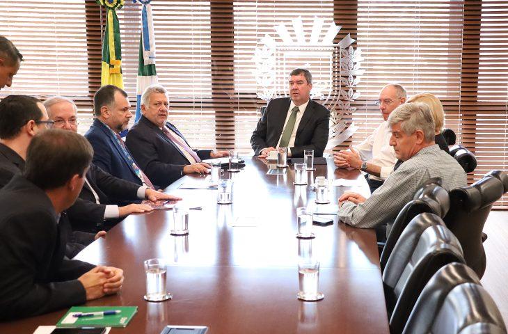 Com ações habitacionais e de saneamento básico em expansão, Governo de MS e Caixa definem projetos.