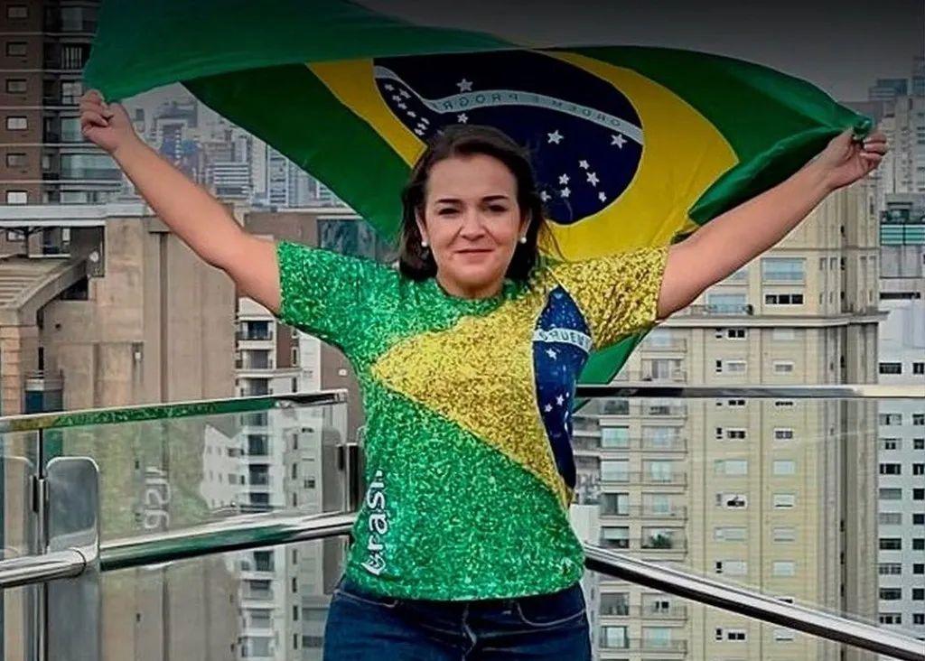 De olho no apoio de Bolsonaro, Adriane ainda não confirmou presença na agenda com Lula.