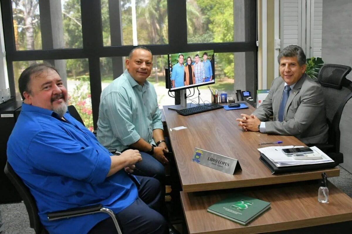 Fechado com Adriane e sem candidatura de Harfouche, Avante filia vereador e secretário.