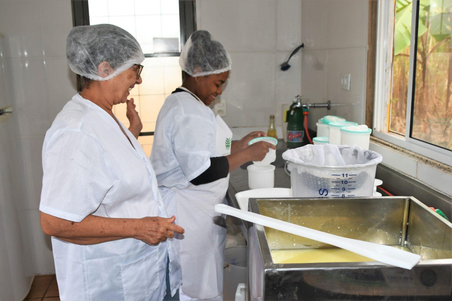 Prefeitura oferece curso de Higiene e Manipulação para moradores de Rochedinho.