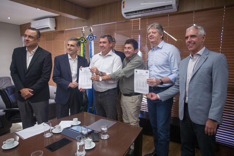 Além da fábrica de R$ 28 bi, Arauco fará ferrovia de R$ 800 milhões.
