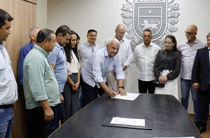 Costa Rica e Caracol são beneficiados com convênios de R$ 8 milhões para investir em infraestrutura urbana.