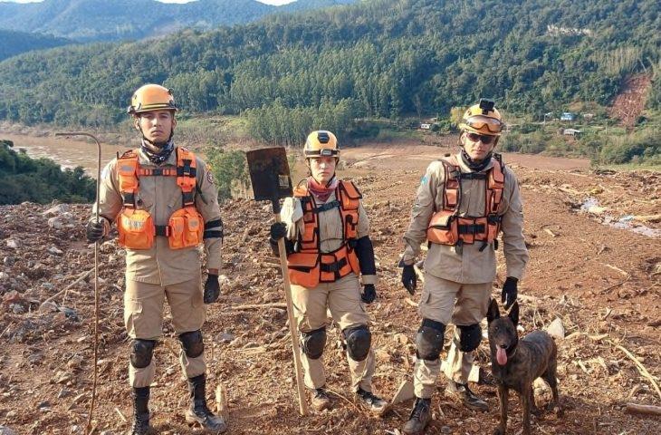 Equipes de MS seguem com buscas e resgates em cenário devastado por enchentes no Rio Grande do Sul.