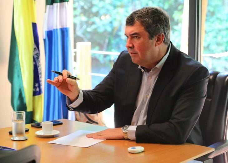 Governador Eduardo  Riedel enfrentará difíceis decisões políticas nas eleições para prefeito de Campo Grande.