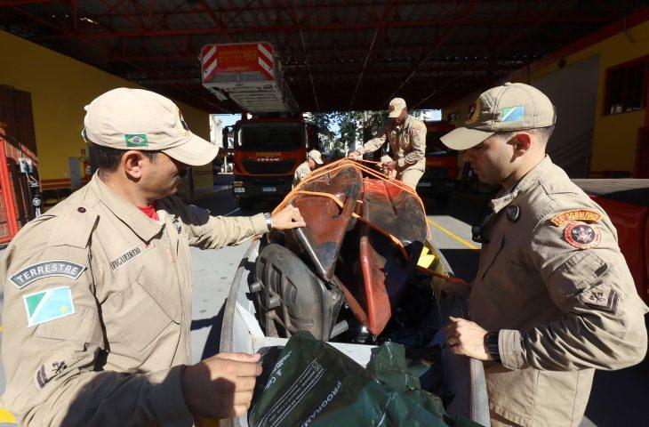 Governo envia primeira equipe de bombeiros militares para ajudar no salvamento de vítimas no RS.