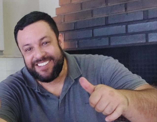 Juiz vê infidelidade partidária e suspender posse de Dr. Lívio na vaga de Claudinho Serra.