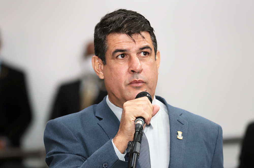 Líder da prefeita da Capital cai em blitz da Lei Seca e se recusa a fazer teste do bafômetro.