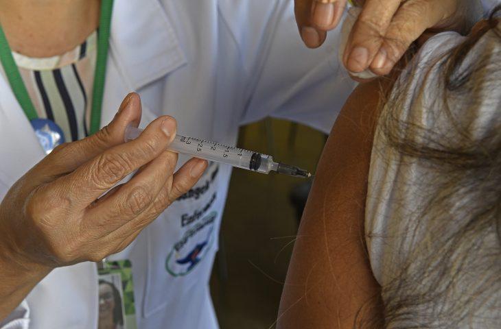 MS recebe 9ª remessa com mais 92 mil doses da vacina contra a Influenza.
