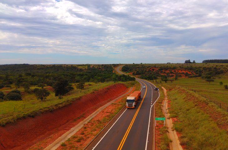 Na reta final, obra na MS-270 traz benefícios e muda realidade na região de fronteira.