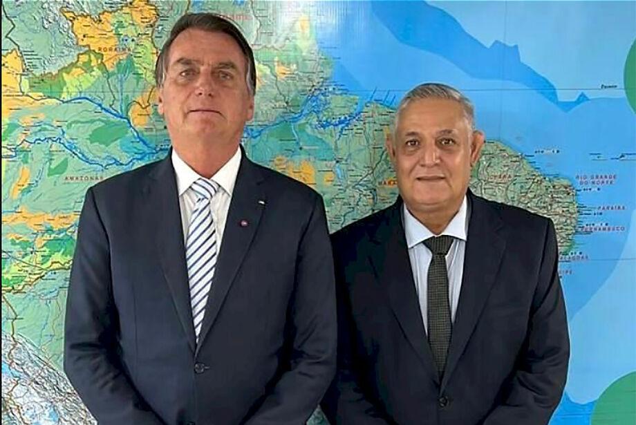 O ex presidente Jair Messias Bolsonaro impõe Portela como pré  candidato a prefeito de Campo Grande, mas João Henrique ensaia rebelião.