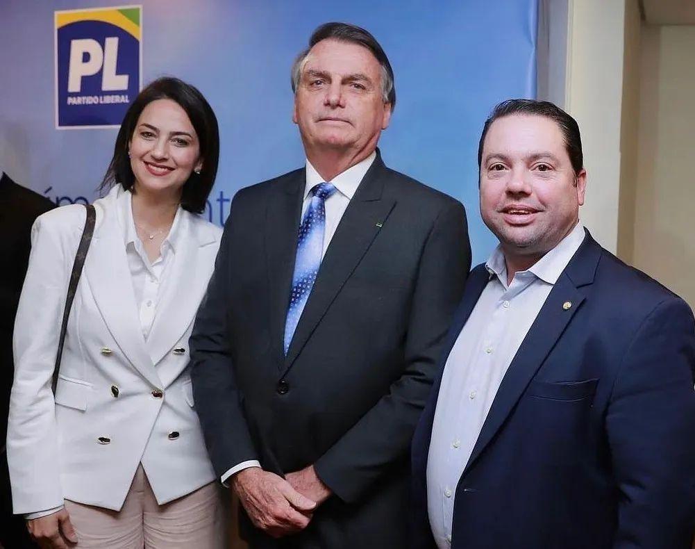Pressionado pelo PP e sem o ex Presidente Jair Messias Bolsonaro, PL lança esposa do deputado Rodolfo Nogueira em Dourados-MS.