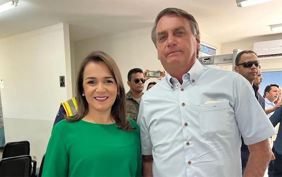 Bolsonaro veta mulher de Pollon como vice de André e decide apoiar reeleição da prefeita Adriane Lopes.