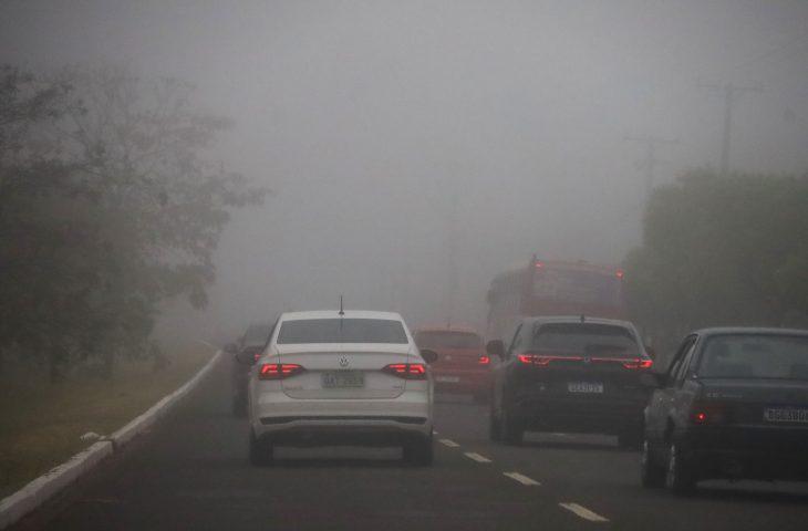 Com as menores temperaturas desta frente fria, domingo encerra a semana com tempo instável.