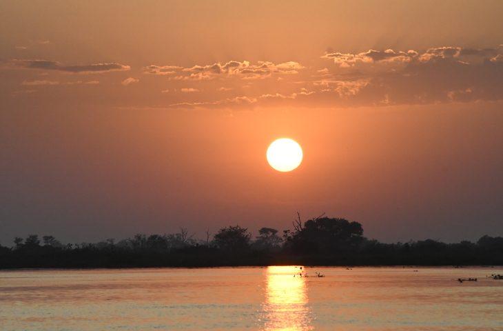 Terça-feira tem previsão de tempo quente e seco no Estado e condições climáticas exigem atenção.