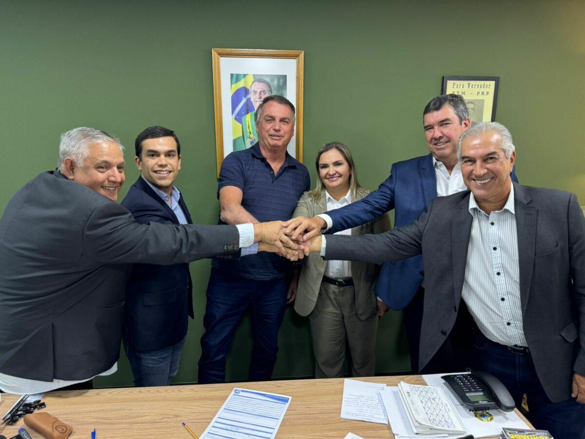 O ex presidente Jair Messias Bolsonaro grava vídeo com Beto Pereira  e  com o Governador Eduardo Riedel e o presidente do PSDB Reinaldo Azambuja,  para sacramentar Coronel Neidy como vice.