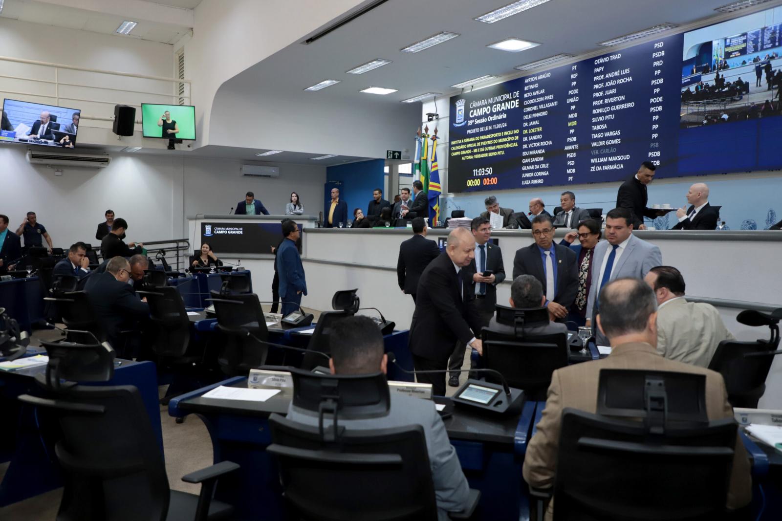 Vereadores aprovam 88 projetos na sessão desta quinta-feira.