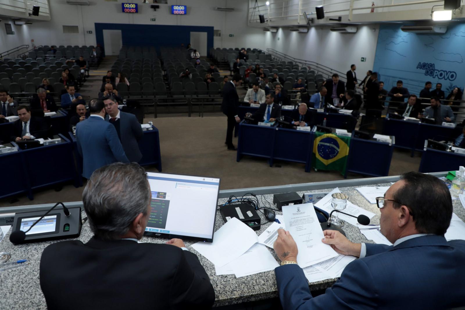 Vereadores fecham 1º semestre com mais de 270 Projetos aprovados e 12 mil indicações apresentadas.