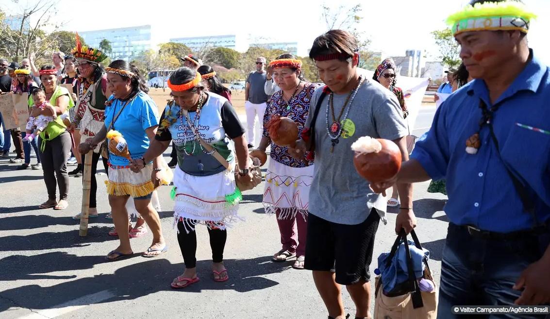 Em protesto em Brasília, indígenas pedem fim da violência no Mato Grosso do Sul.