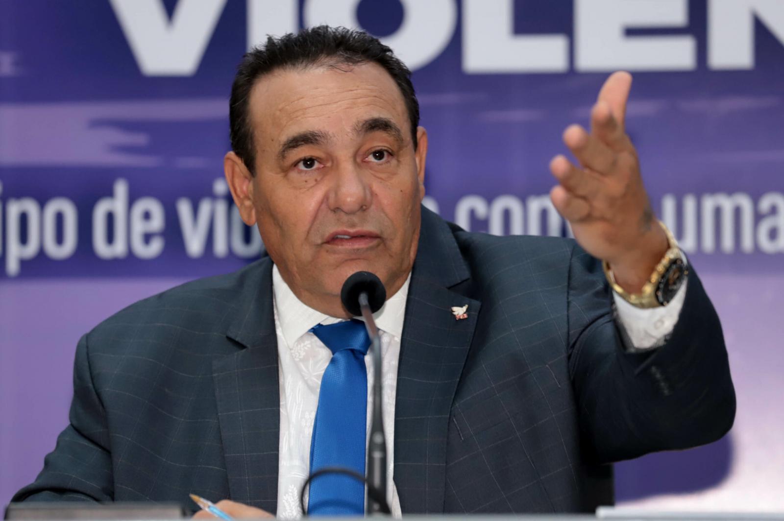 O presidente da câmara  municipal Carlão apela à presidência do TJ para recuperar aumento de 20% na verba indenizatória.