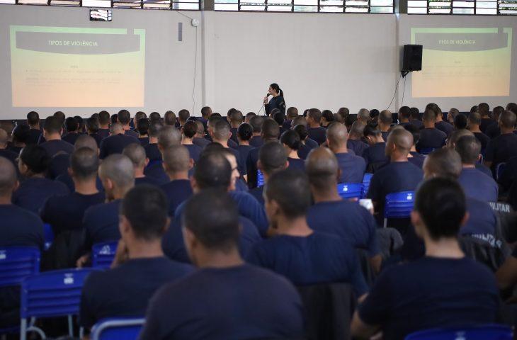 Policiais de MS recebem capacitação para atender com eficácia as vítimas de violência doméstica.