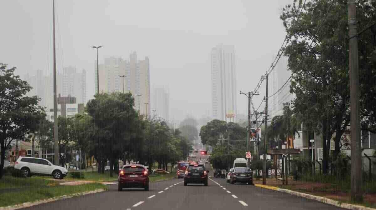 Previsão do tempo: intensa frente fria avança e provoca chuva e frio em Mato Grosso do Sul.