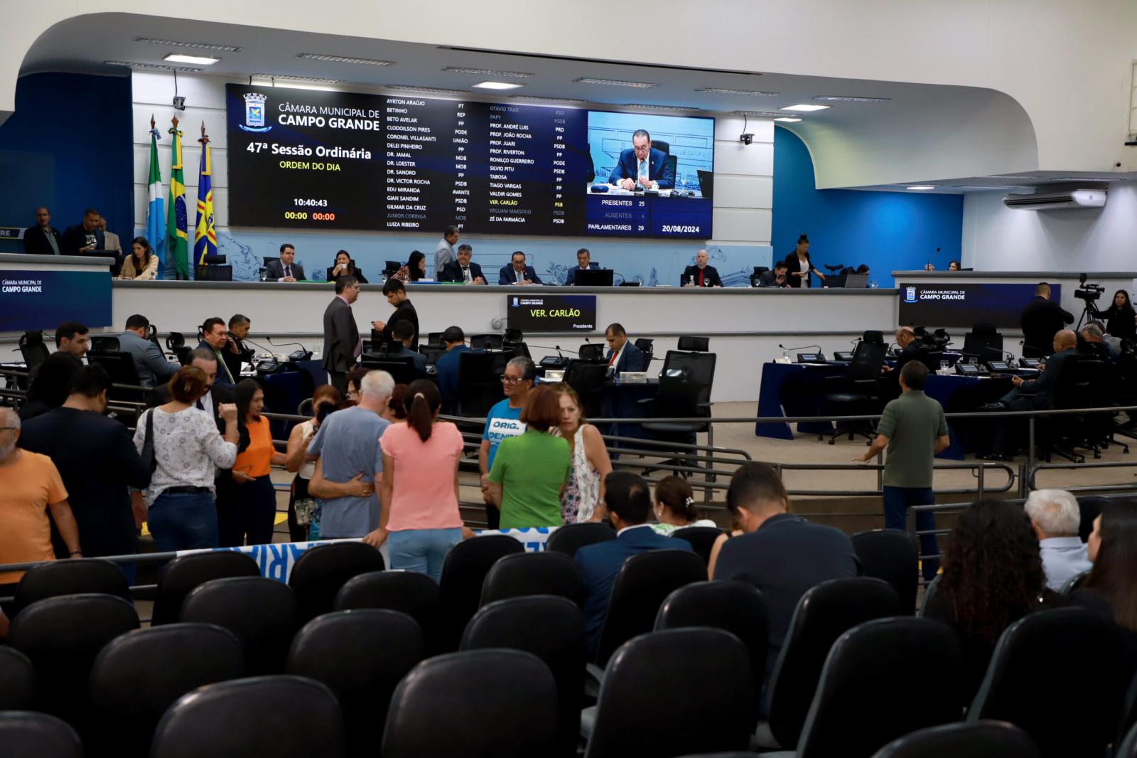 Vereadores aprovam oito projetos na sessão desta terça-feira.