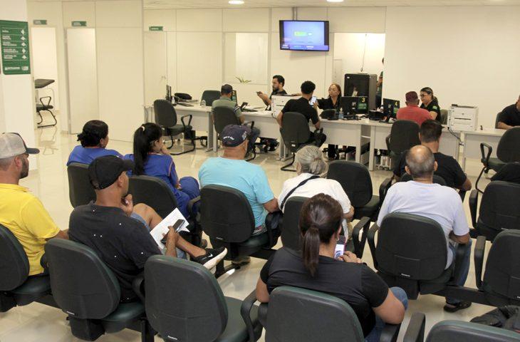 Agência do Detran no Fácil Bosque dos Ipês retoma atendimentos com espaço amplo e integrado.