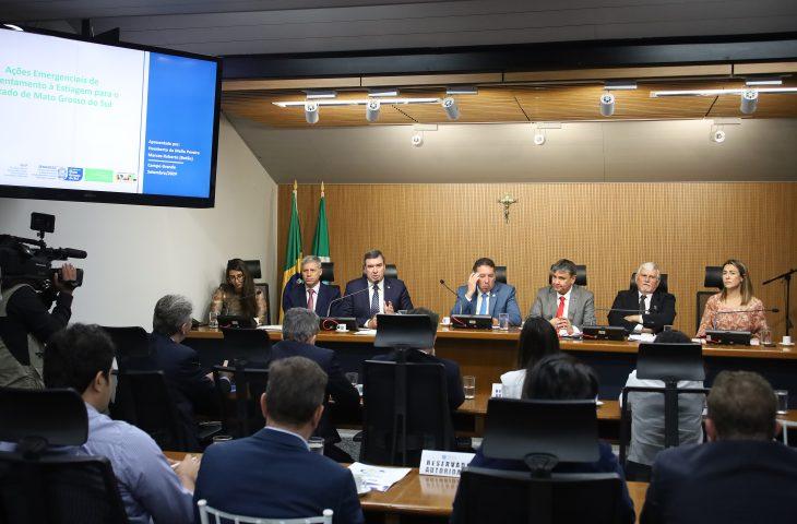 Para mitigar impactos climáticos,  o Governador Eduardo Riedel do Estado atua para auxiliar agricultores familiares de todo MS.