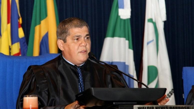 Alexandre de Moraes barra o retorno de Waldir Neves ao Tribunal de Contas.