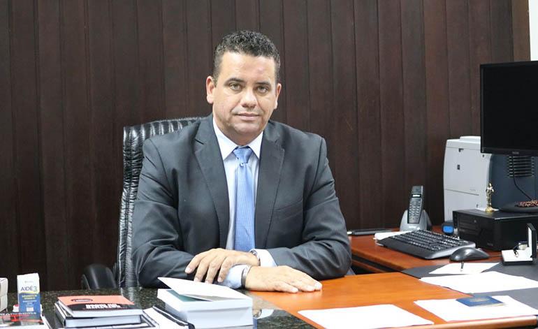 PF estranha compra de carrões e jet ski feitas por desembargador.