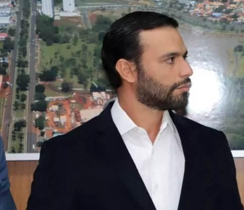Coordenador de campanha do PSDB, irmão de Beto Pereira é renomeado com salário de R$ 34 mil