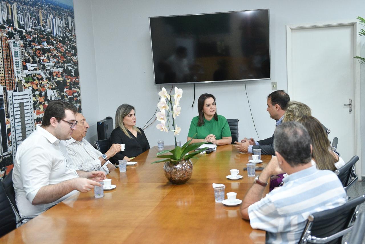 Prefeita Adriane Lopes fortalece parceria com o comércio e indústria para impulsionar crescimento de Campo Grande.