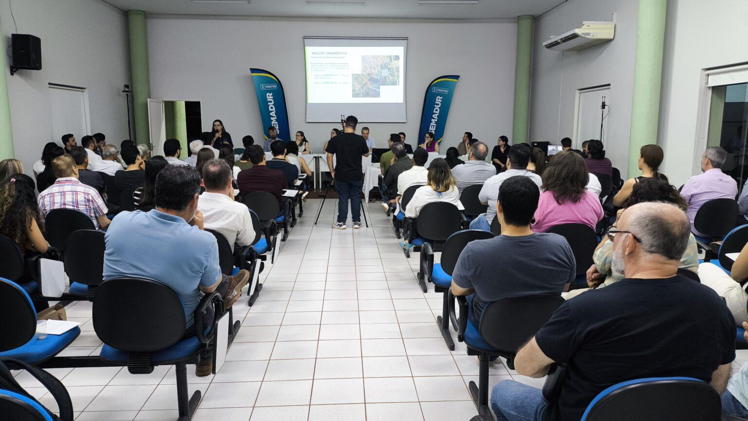Semadur realiza audiência pública para apresentação dos estudos quanto ao licenciamento ambiental de novo loteamento na região sul da cidade.