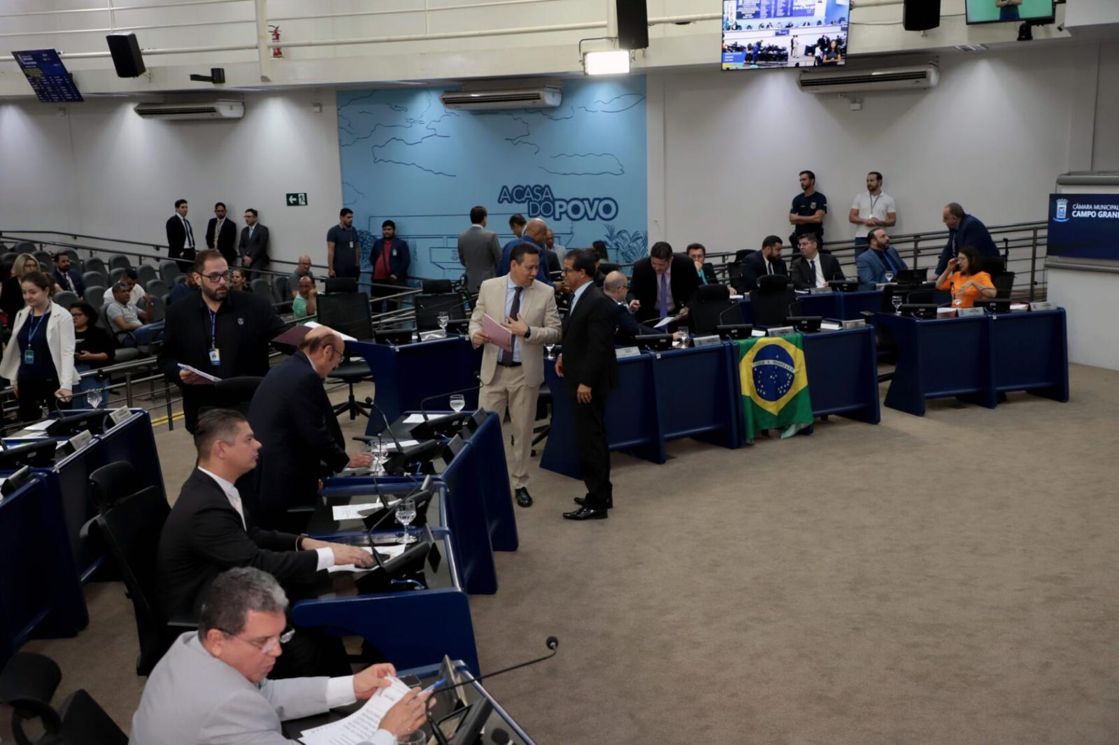 Vereadores votam cinco projetos e dois vetos na sessão desta quinta-feira.