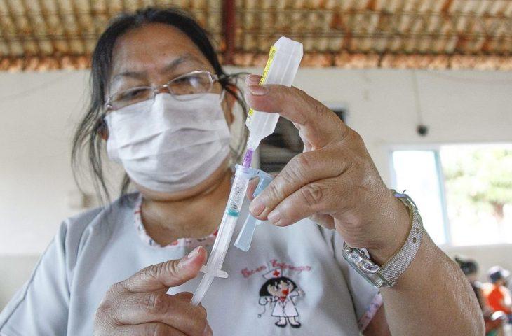 Capacitação em imunização fortalece vacinação em aldeias indígenas de Mato Grosso do Sul.