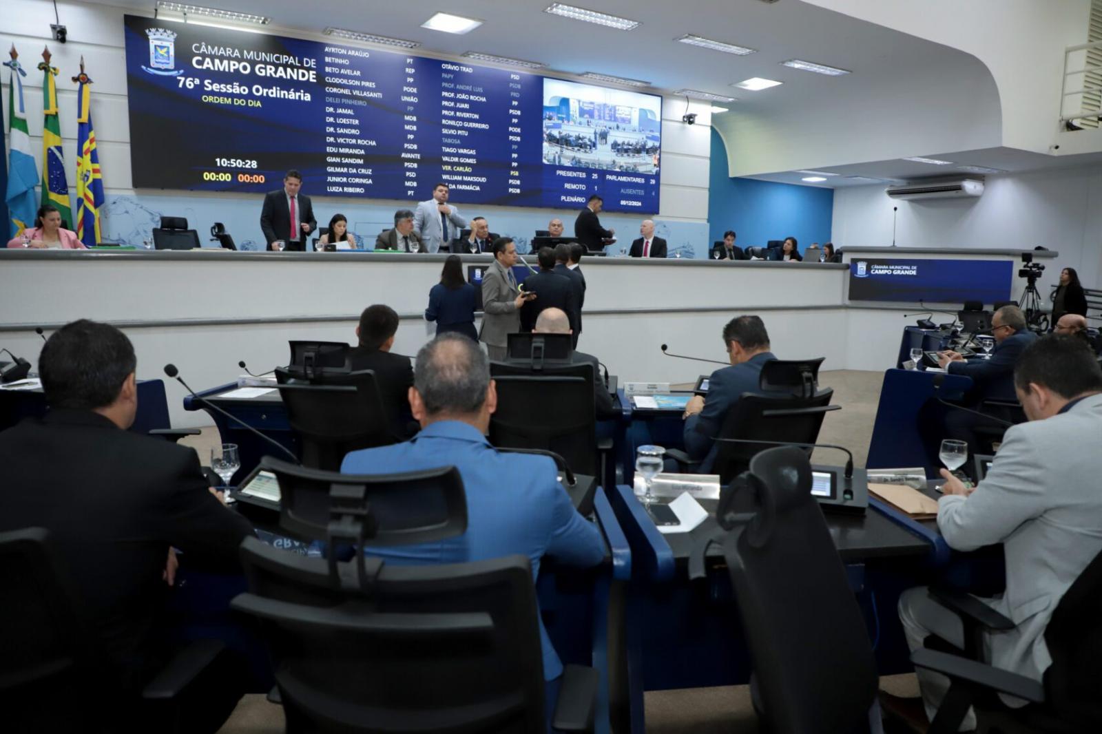Dois vetos estão pautados para a sessão desta terça-feira.