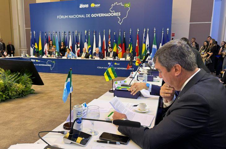 Em fórum de governadores, o Governador Eduardo  Riedel cobra apoio da União no custeio de presos do tráfico em MS.
