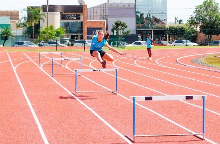 Governo de MS inaugura pista de atletismo com homologação internacional em Chapadão do Sul.