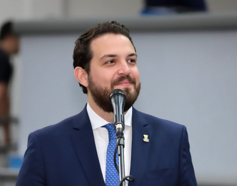 Habeas Corpus de Claudinho Serra para retirar tornozeleira será analisado nesta semana.