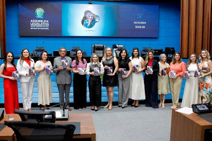 Mulheres protagonistas: Obra conta trajetória de palestrantes e tem posfácio de Lia.