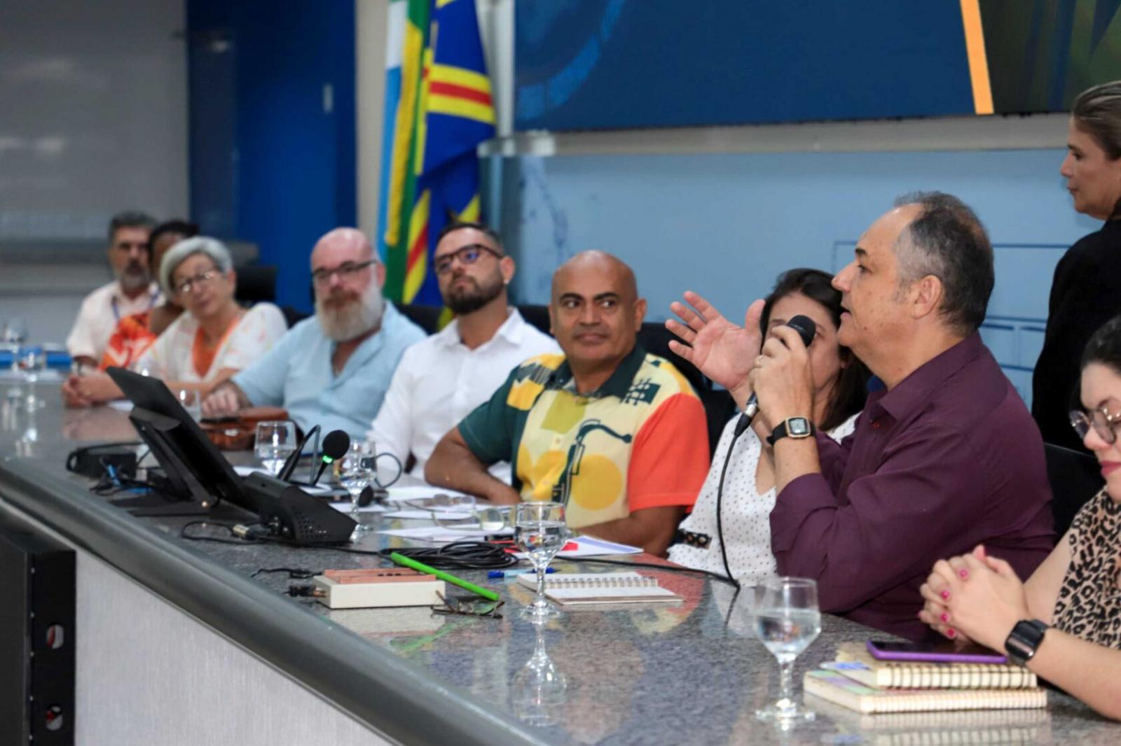 Vereador Professor André Luis finaliza mandato com participação em sete Comissões Permanentes.